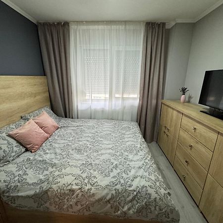 Maya Home Oradea Exterior foto