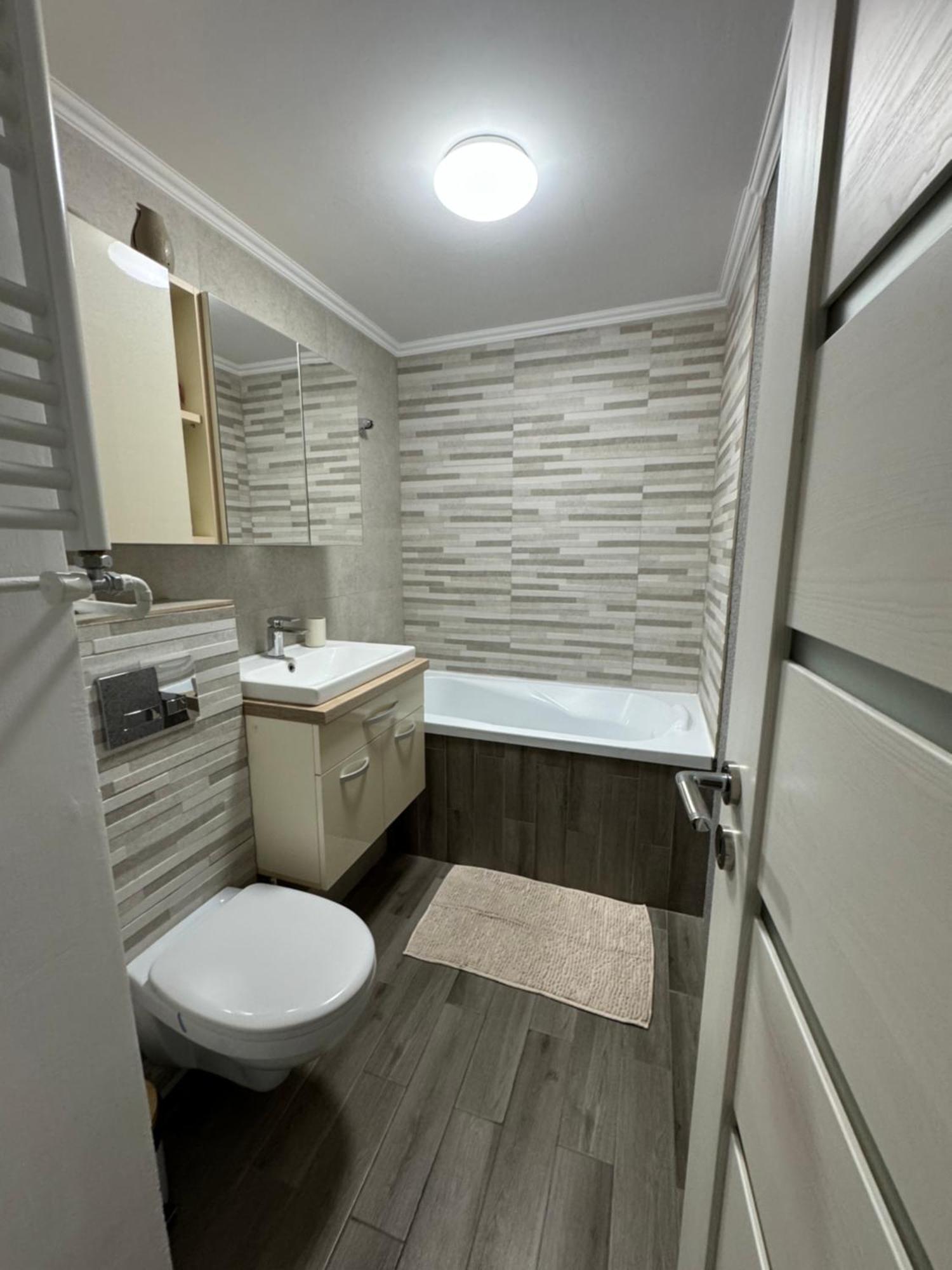 Maya Home Oradea Exterior foto